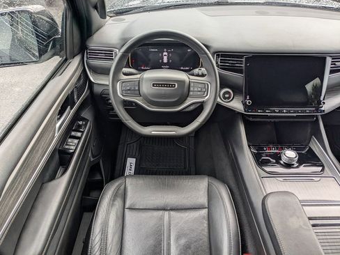 Certified 2024 Jeep Wagoneer Series II image 17