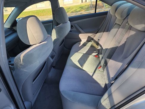 Used 2010 Toyota Camry SE image 10