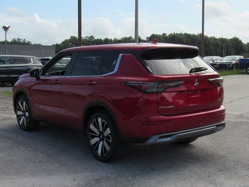 New 2025 Mitsubishi Outlander SE image 5
