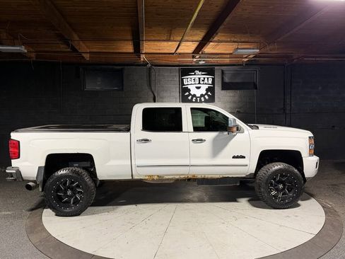 Used 2015 Chevrolet Silverado 2500 High Country w/ Duramax Plus Package AWD/4WD image 6