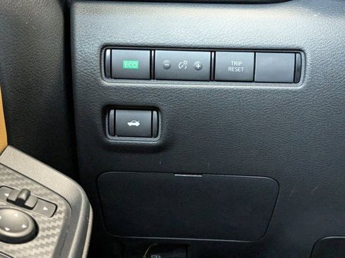 New 2025 Nissan Sentra SV w/ SV Premium Package image 24