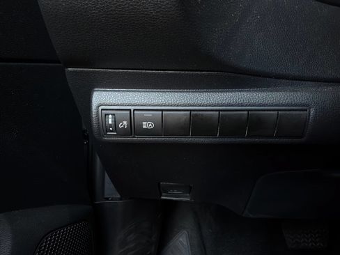 Used 2025 Toyota Corolla LE FWD image 20