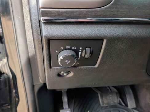 Used 2018 Jeep Grand Cherokee Limited w/ Luxury Group II image 14