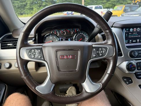 Used 2019 GMC Yukon XL SLT w/ Open Road Package AWD/4WD image 33
