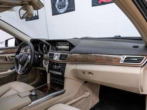 Used 2014 Mercedes-Benz E 350 4MATIC Sedan image 16