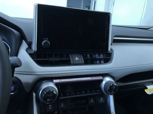 New 2025 Toyota RAV4 XLE image 27