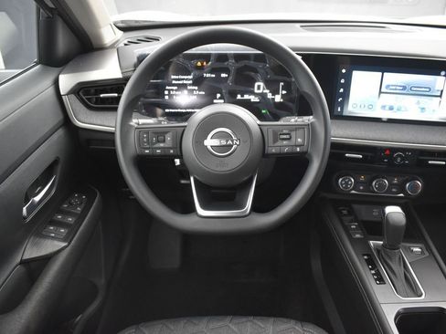 New 2025 Nissan Kicks SV image 13