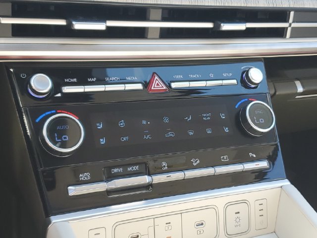 Used 2025 Hyundai Santa Fe Calligraphy FWD image 29
