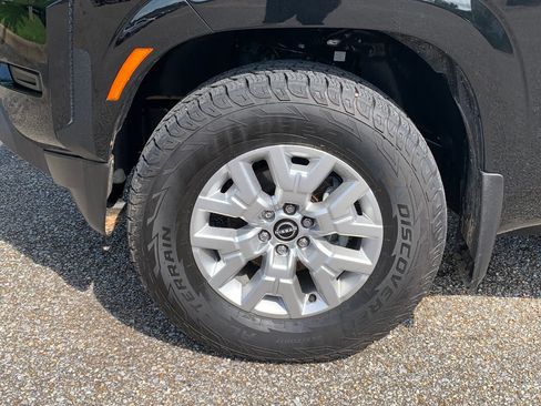 Used 2023 Nissan Frontier SV w/ Technology Package AWD/4WD image 9