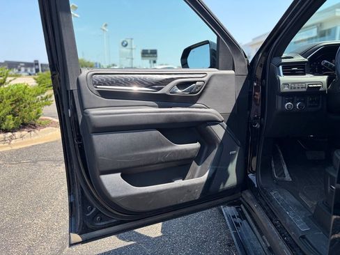 Used 2022 GMC Yukon Denali w/ Denali Ultimate Package AWD/4WD image 23