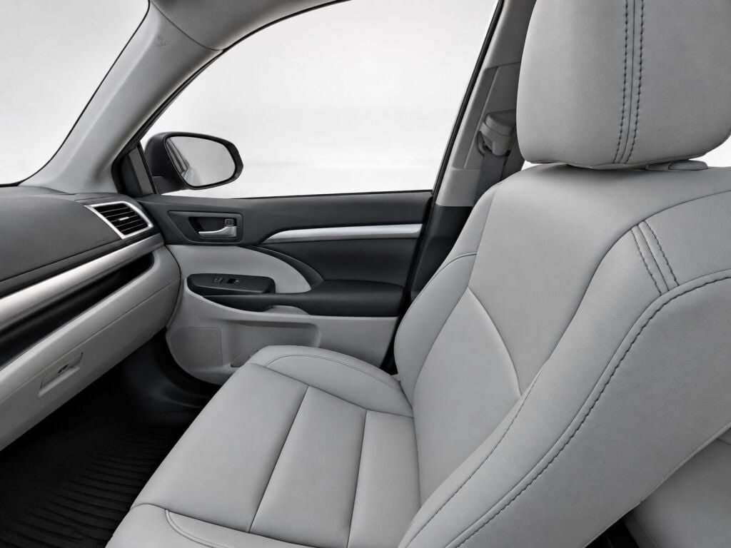 Used 2019 Toyota Highlander XLE AWD/4WD image 15