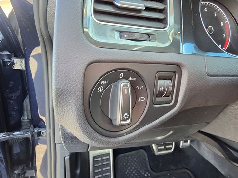 Used 2018 Volkswagen Golf Alltrack SE image 18