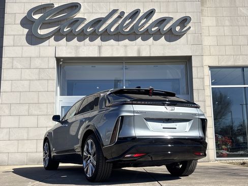 Used 2024 Cadillac Lyriq Luxury w/ LPO, Floor Liner Package image 8