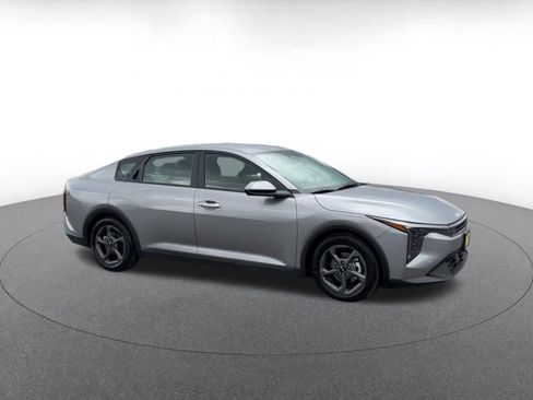 Used 2026 Kia K4 FWD image 2