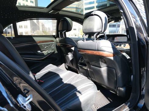 Used 2018 Mercedes-Benz S 560 4MATIC Sedan w/ Premium Package image 27