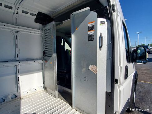 Used 2023 RAM ProMaster 2500 w/ Convenience Group FWD image 12