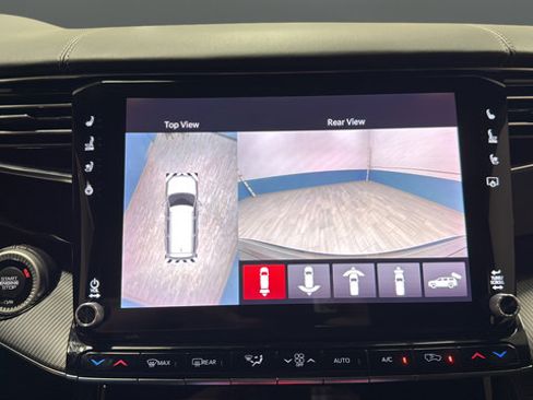 Used 2022 Jeep Grand Wagoneer Series II AWD/4WD image 14
