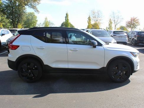 New 2026 Volvo XC40 B5 Ultra w/ Climate Package image 2