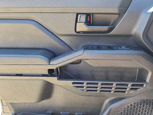 Used 2025 Toyota Tacoma SR5 image 18