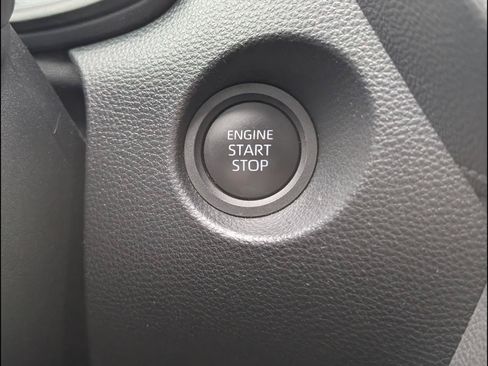 Used 2024 Toyota Corolla Cross LE FWD image 17