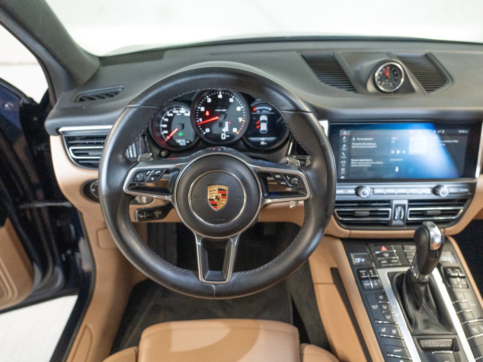 Certified 2020 Porsche Macan AWD/4WD image 27