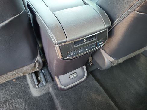 Used 2022 Toyota Highlander XLE FWD image 13