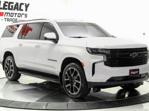 Used 2024 Chevrolet Suburban RST w/ Luxury Package AWD/4WD image 3