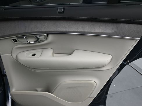 New 2026 Volvo XC90 B6 Ultra image 16
