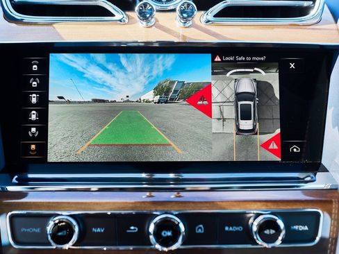 Used 2021 Bentley Bentayga image 74