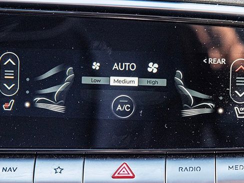 Used 2025 Genesis GV70 2.5T image 20