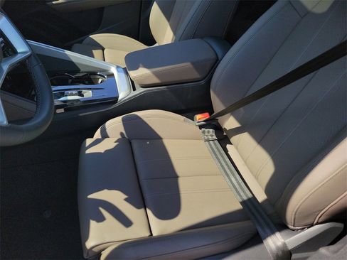 New 2025 Audi Q5 Premium Plus image 17