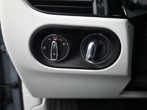 Certified 2025 Porsche Macan image 25