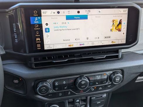 New 2026 Jeep Gladiator Sport AWD/4WD image 22