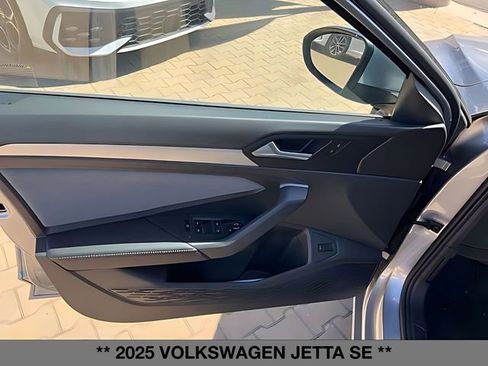 Used 2025 Volkswagen Jetta SE w/ Sunroof Package image 10