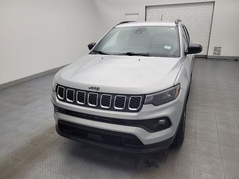 Used 2024 Jeep Compass Latitude image 15