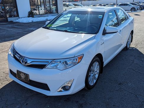 Used 2013 Toyota Camry XLE image 2