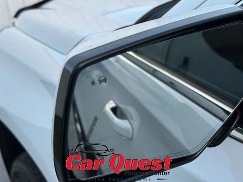 Used 2016 GMC Yukon XL SLT w/ Open Road Package AWD/4WD image 29