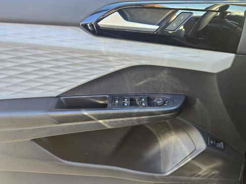 Used 2022 Volkswagen Taos S image 29