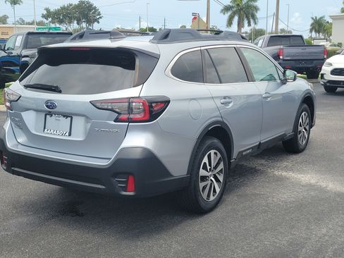 Used 2020 Subaru Outback Premium AWD/4WD image 6