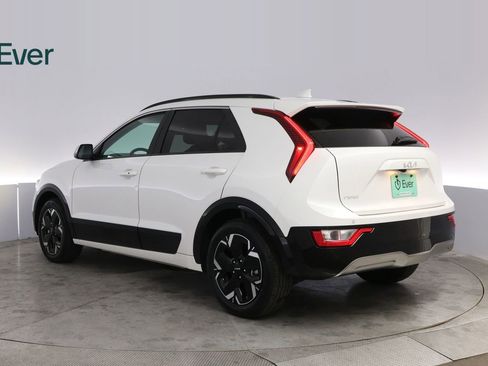 Used 2024 Kia Niro Wind FWD image 17