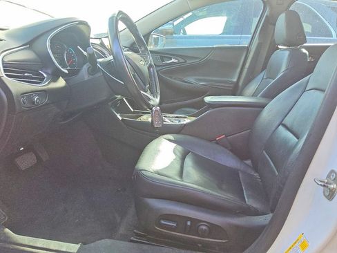 Used 2018 Chevrolet Malibu Premier w/ Premier Sun and Wheel Package FWD image 7