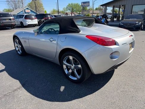 Used 2007 Pontiac Solstice Convertible w/ Preferred Package image 4