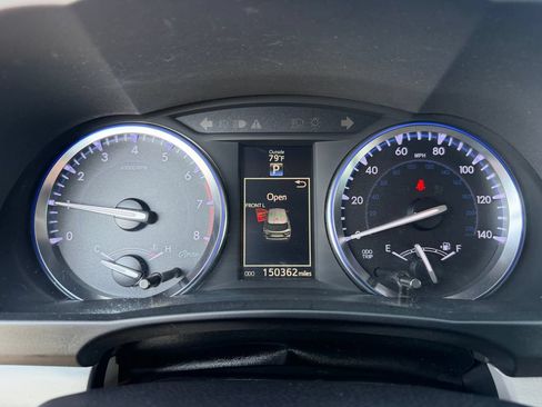 Used 2014 Toyota Highlander XLE AWD/4WD image 2
