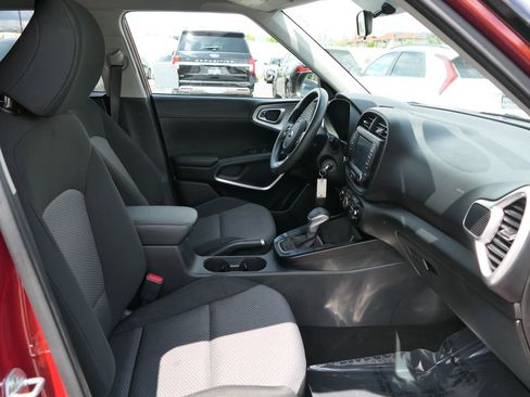 Used 2021 Kia Soul LX FWD image 26