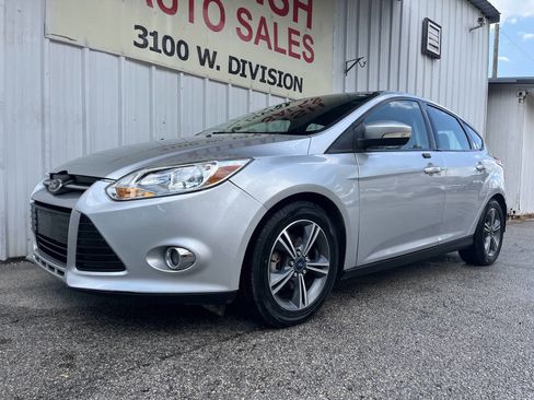 Used 2014 Ford Focus SE w/ SE Sport Package image 8