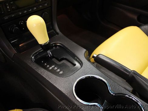 Used 2002 Ford Thunderbird image 28