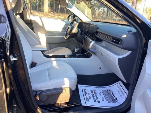 Used 2025 Hyundai Kona SEL image 14