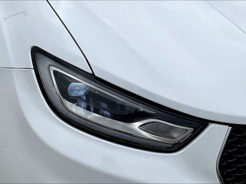 Used 2024 Chrysler Pacifica Touring-L image 30