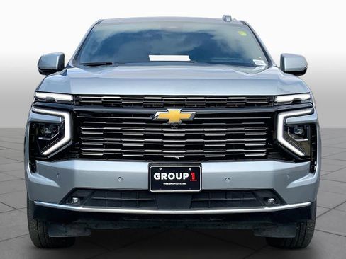 Used 2025 Chevrolet Tahoe High Country AWD/4WD image 4