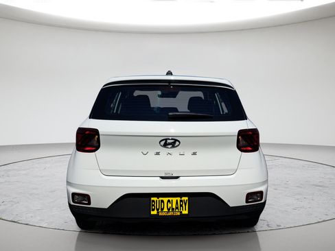 Used 2026 Hyundai Venue SE FWD image 4